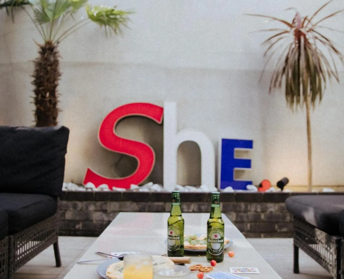 Hotel She, Osaka