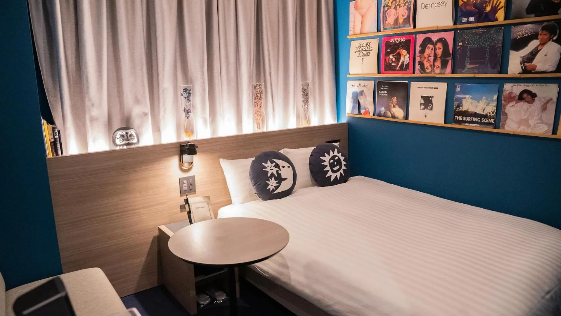 Hotel She, Osaka