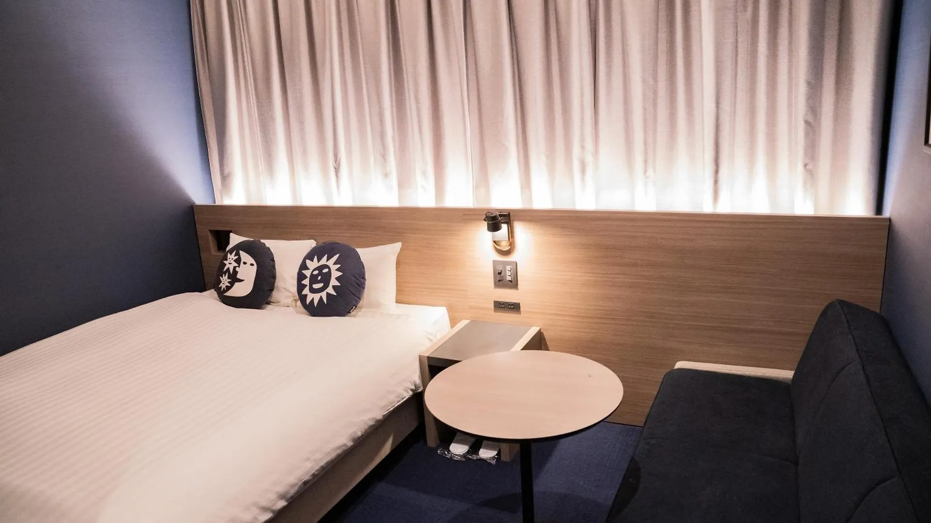 Hotel She, Osaka